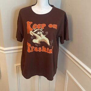 Racoon T-shirt size Medium Keep on Trashin